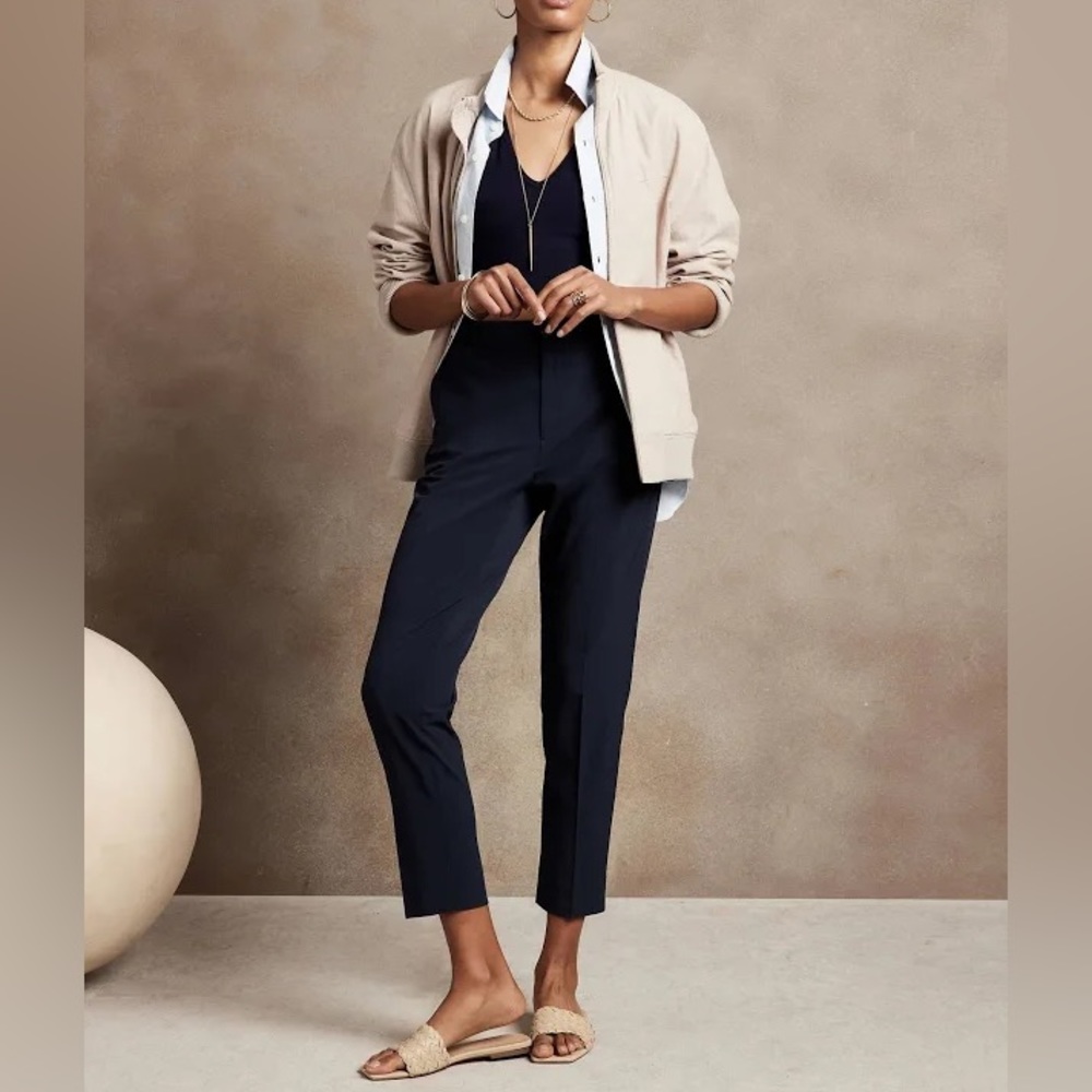 NWT Banana Republic - AIRSTRETCH TAPERED PANT